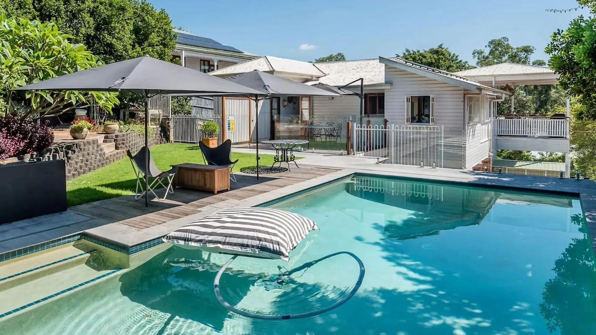 Homely Hideaway Bardon location